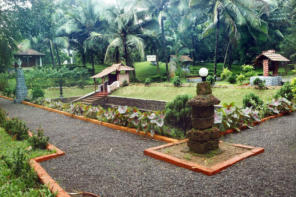 Soma Birds Lagoon Kotamangalam Exterior photo