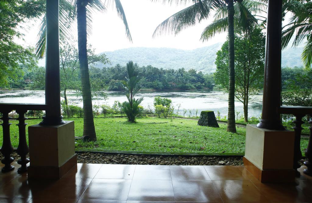 Soma Birds Lagoon Kotamangalam Exterior photo