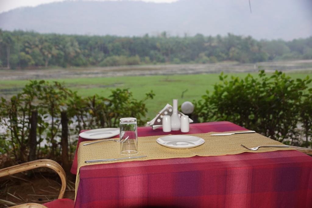 Soma Birds Lagoon Kotamangalam Exterior photo